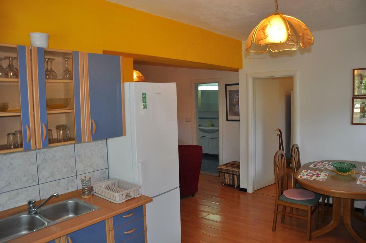 Apartments Villa Annika Слатине Экстерьер фото