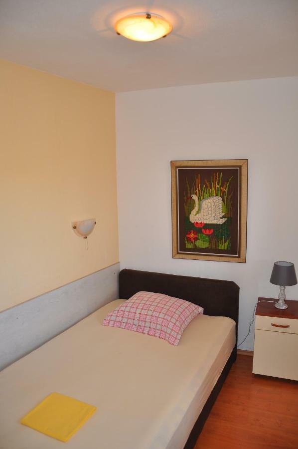 Apartments Villa Annika Слатине Экстерьер фото