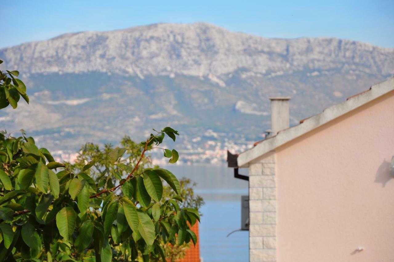 Apartments Villa Annika Слатине Экстерьер фото