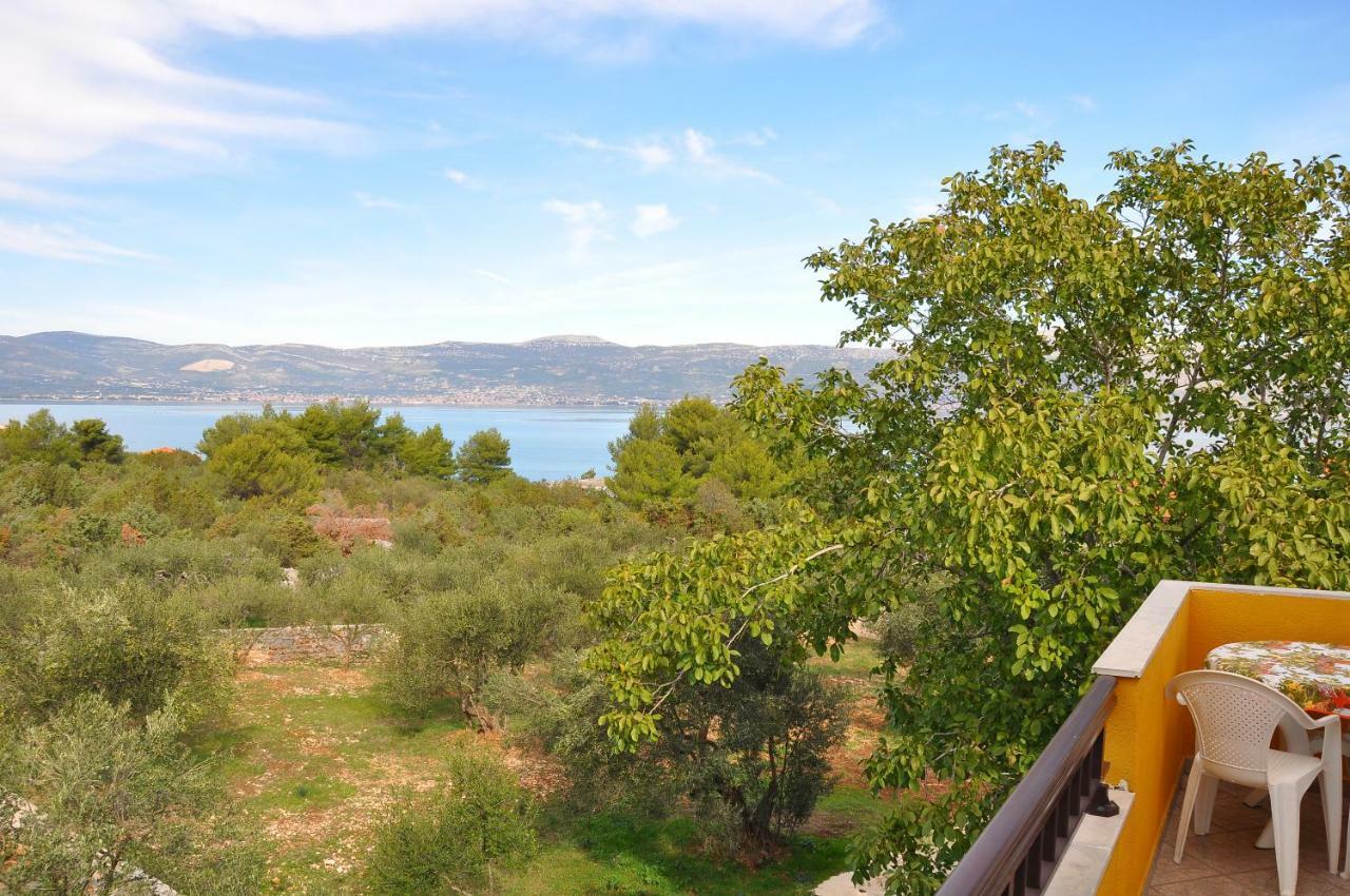 Apartments Villa Annika Слатине Экстерьер фото