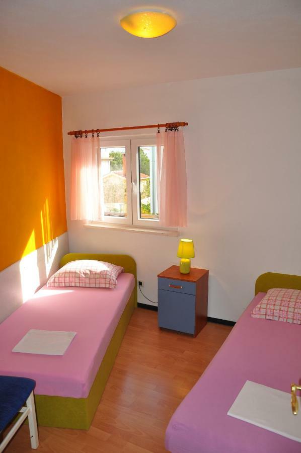 Apartments Villa Annika Слатине Экстерьер фото
