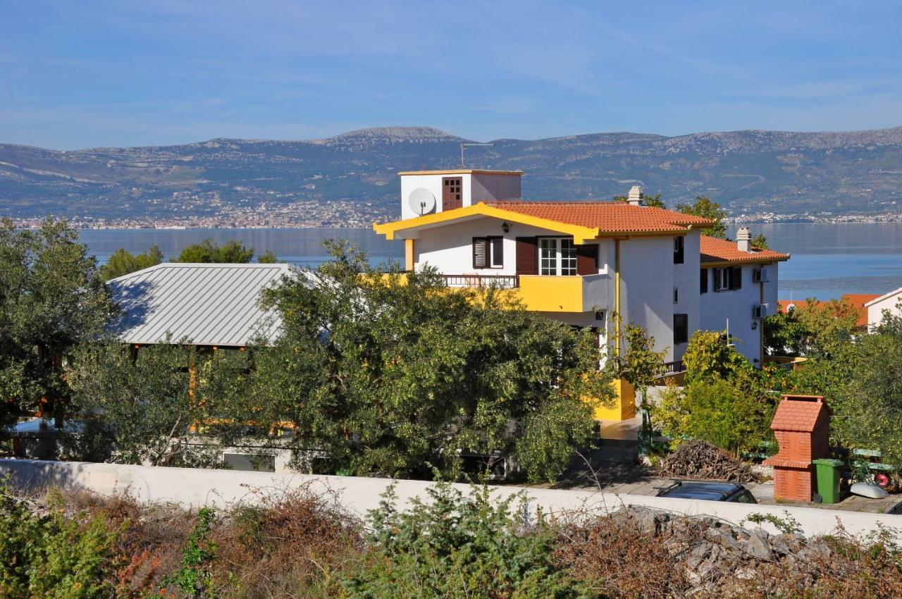 Apartments Villa Annika Слатине Экстерьер фото